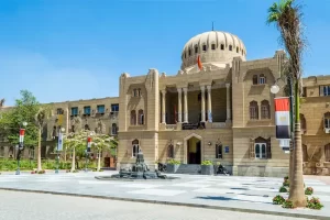 كم رسوم جامعة عين شمس لغير المصريين؟