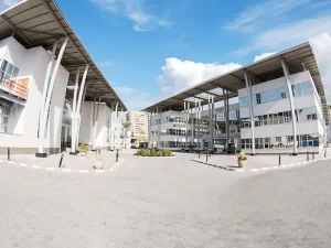 الدراسة في الجامعة المصرية الصينية للطلاب الوافدين