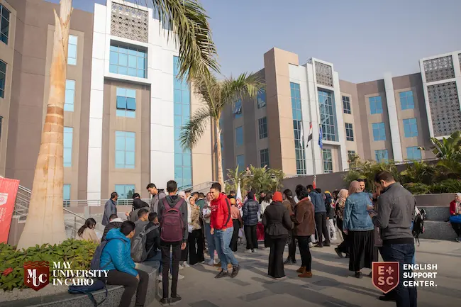 الدراسة في جامعة مايو في مصر للطلاب الوافدين 
